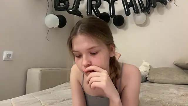 CandysRose online show from April 2026 12:17:02 AM