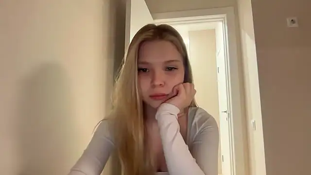 CandysRose online show from May 2026 06:49:01 PM