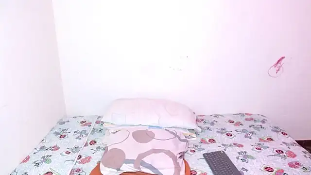 Snapshot of lorenacapelli chatting on November 2025 12:22:01 PM lorenacapelli online show from November 2025 12:22:01 PM