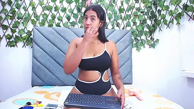 vfridaper online show from October 2025 01:55:01 PM