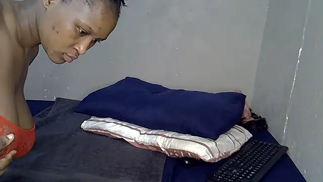 Snapshot of Bellabootie chatting on October 2025 11:14:01 PM Bellabootie online show from October 2025 11:14:01 PM