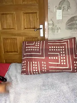 Bellabootie online show from April 2026 06:12:01 PM