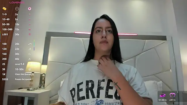 Natasha Kiim  online show from November 2025 12:47:02 AM