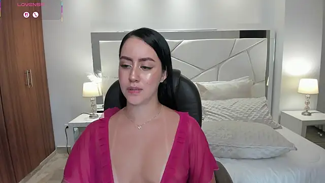 Natasha Kiim  online show from April 2026 07:45:01 AM