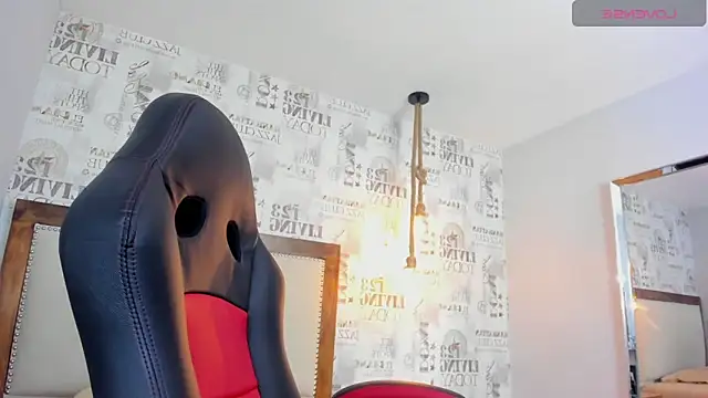 ALAHIACRUZ1 online show from March 2026 07:03:01 PM