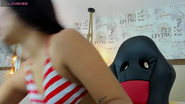 ALAHIACRUZ1 online show from May 2026 07:50:02 PM