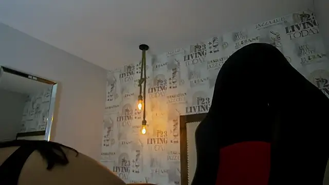 ALAHIACRUZ1 online show from April 2026 07:21:02 PM