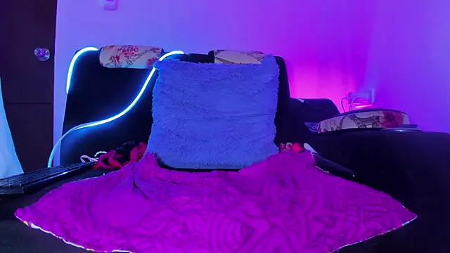 naty hot4uu online show from February 2026 03:20:01 PM