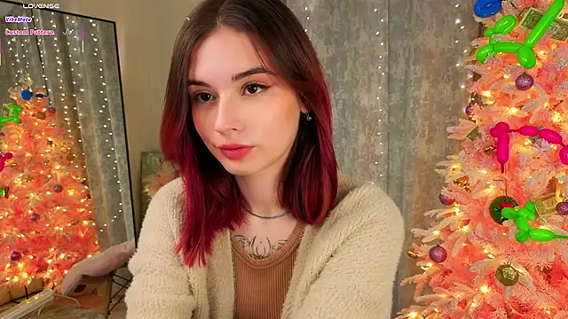 LunaraRada online show from January 2026 05:42:02 PM