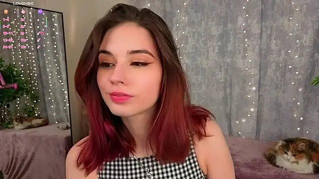 LunaraRada online show from February 2026 07:01:02 PM