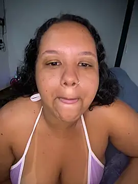 Snapshot of EggedGrowth chatting on December 2025 12:58:02 AM EggedGrowth online show from December 2025 12:58:02 AM