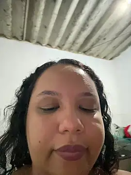 Snapshot of EggedGrowth chatting on February 2026 11:58:02 PM EggedGrowth online show from February 2026 11:58:02 PM