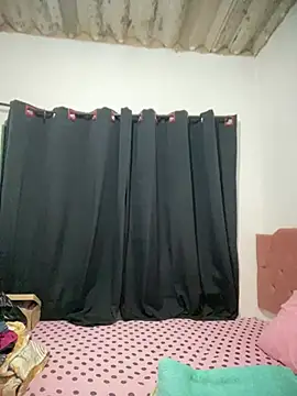 Snapshot of EggedGrowth chatting on February 2026 12:02:01 PM EggedGrowth online show from February 2026 12:02:01 PM