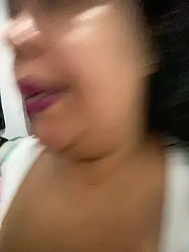 Snapshot of EggedGrowth chatting on February 2026 12:38:02 AM EggedGrowth online show from February 2026 12:38:02 AM