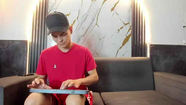 Snapshot of liam_coleman25 chatting on February 2026 04:56:01 AM liam coleman25 online show from February 2026 04:56:01 AM