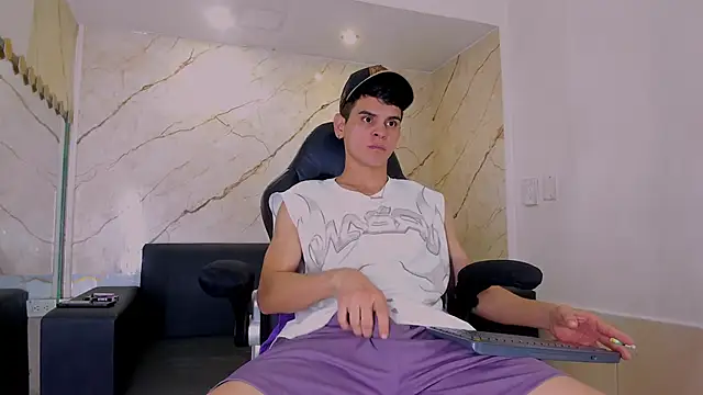 Snapshot of liam_coleman25 chatting on January 2026 04:30:02 AM liam coleman25 online show from January 2026 04:30:02 AM