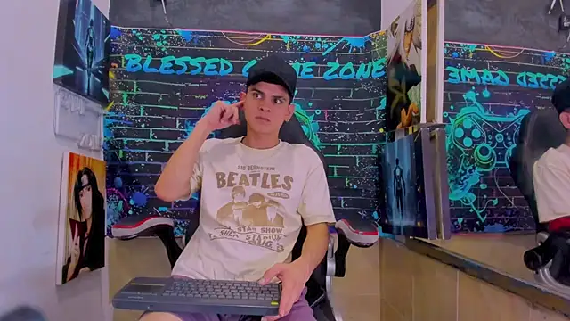 Snapshot of liam_coleman25 chatting on February 2026 04:12:02 AM liam coleman25 online show from February 2026 04:12:02 AM