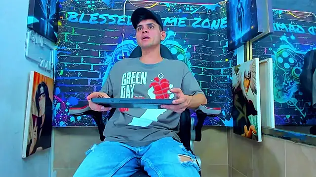 Snapshot of liam_coleman25 chatting on March 2026 05:22:01 AM liam coleman25 online show from March 2026 05:22:01 AM