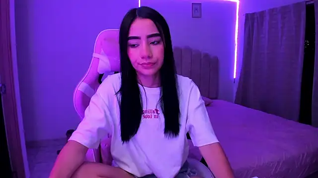 ISABELFORYOU1 online show from October 2025 12:23:01 AM