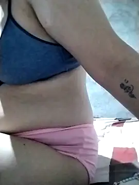 Snapshot of Ella_marie14 chatting on February 2026 12:00:01 AM Ella marie14 online show from February 2026 12:00:01 AM