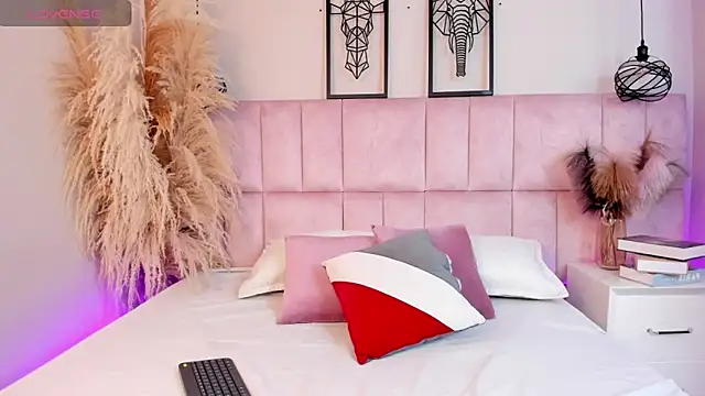 Charlotte hall  online show from December 2025 03:50:02 AM