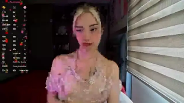 Kittyross online show from October 2025 04:50:02 PM