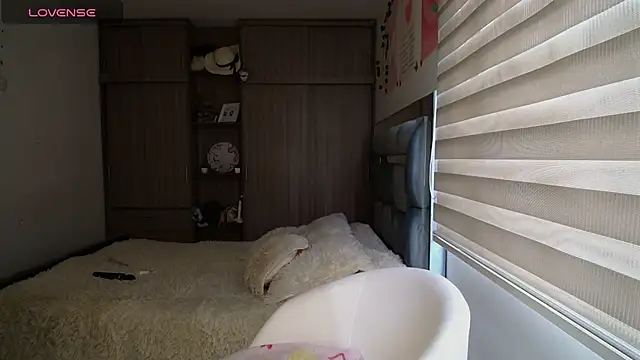 Kittyross online show from January 2026 06:44:02 PM