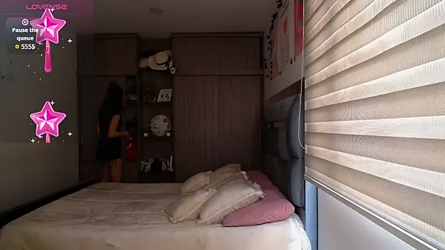 Kittyross online show from February 2026 03:19:02 PM