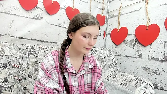 Snapshot of Shyly_Lisa chatting on September 2025 01:22:02 AM Shyly Lisa online show from September 2025 01:22:02 AM