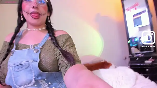 tellmemaddie online show from October 2025 03:33:02 PM