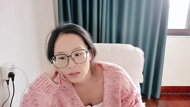 guai00 online show from October 2025 02:44:02 AM