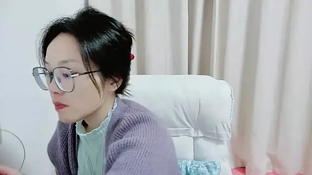 guai00 online show from November 2025 12:53:01 PM