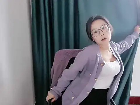 guai00 online show from September 2025 03:24:02 AM