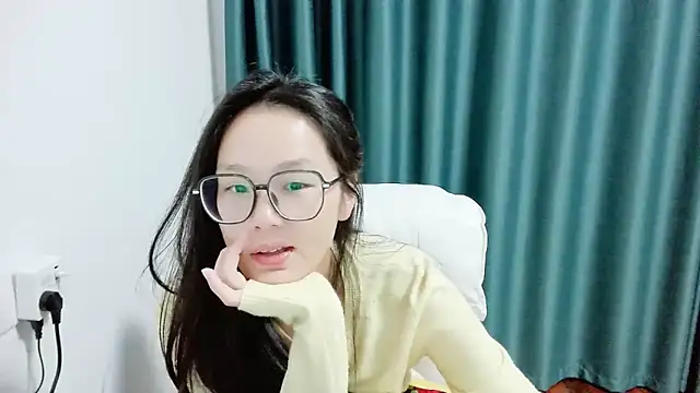 guai00 online show from October 2025 02:50:01 PM