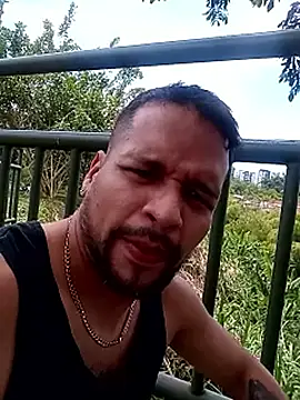 LucasGaeel online show from September 2025 05:20:01 PM