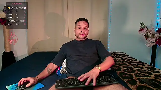 LucasGaeel online show from March 2026 12:56:01 AM