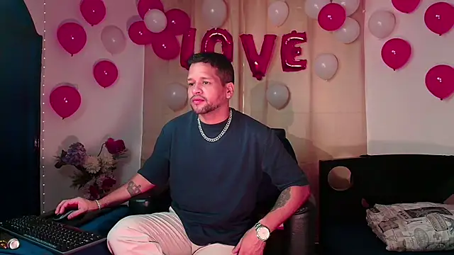 LucasGaeel online show from February 2026 12:38:02 PM