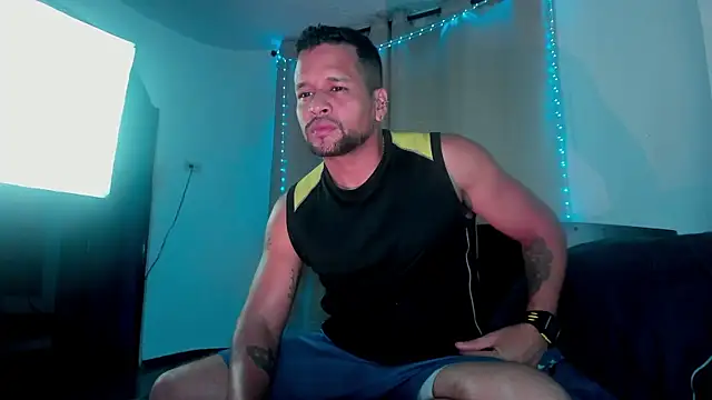 Snapshot of LucasGaeel chatting on October 2025 03:54:02 AM LucasGaeel online show from October 2025 03:54:02 AM