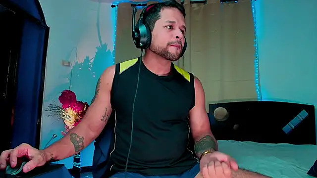 Snapshot of LucasGaeel chatting on November 2025 12:03:02 AM LucasGaeel online show from November 2025 12:03:02 AM