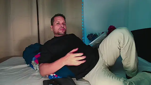 LucasGaeel online show from January 2026 06:53:02 AM