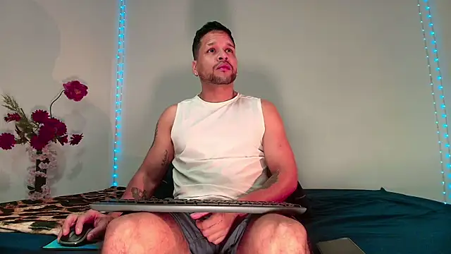 LucasGaeel online show from March 2026 11:50:01 AM