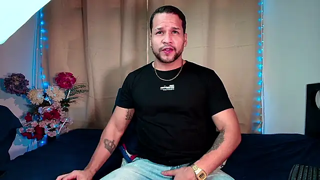 LucasGaeel online show from February 2026 02:15:02 PM