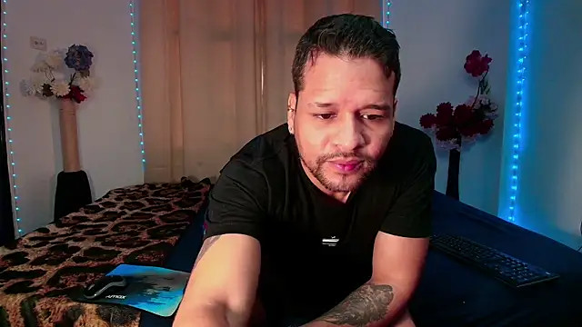 LucasGaeel online show from April 2026 12:52:01 PM