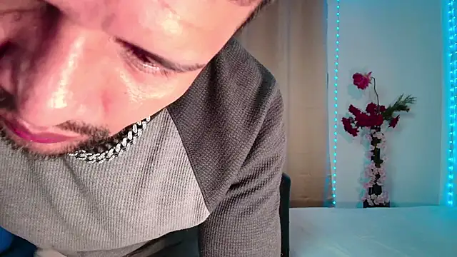 LucasGaeel online show from February 2026 12:40:02 PM