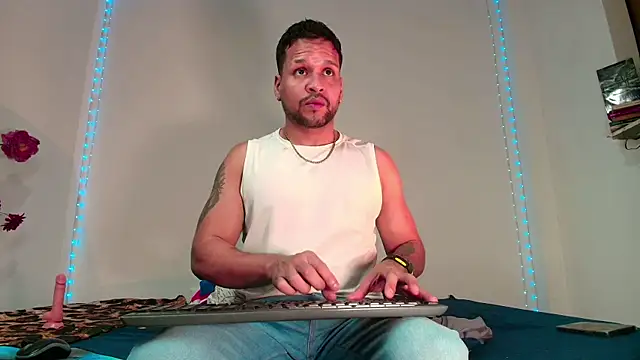 LucasGaeel online show from March 2026 01:24:01 AM