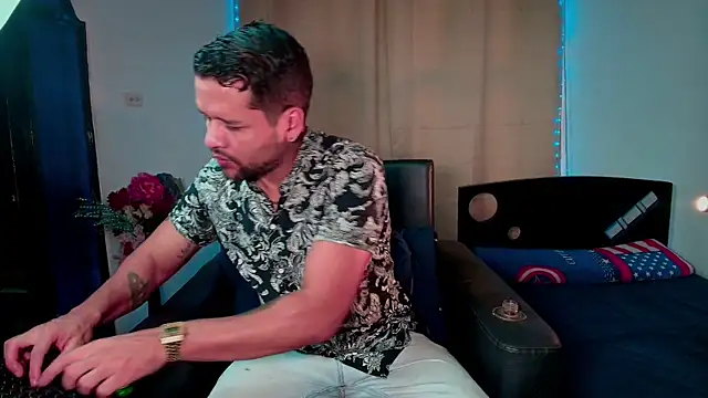 Snapshot of LucasGaeel chatting on December 2025 12:55:01 PM LucasGaeel online show from December 2025 12:55:01 PM