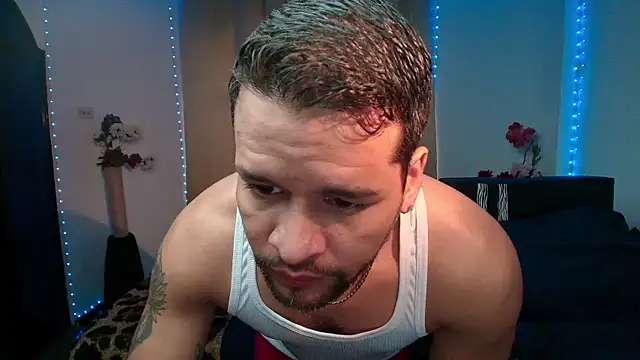 LucasGaeel online show from April 2026 11:56:02 AM