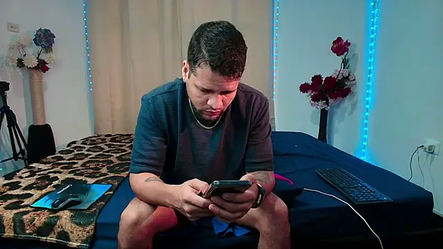 LucasGaeel online show from April 2026 11:59:02 AM