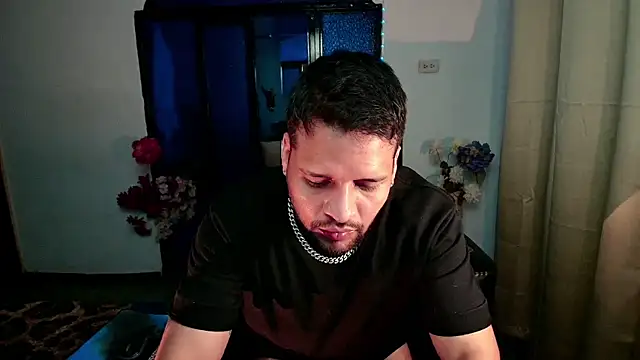LucasGaeel online show from May 2026 03:39:02 AM