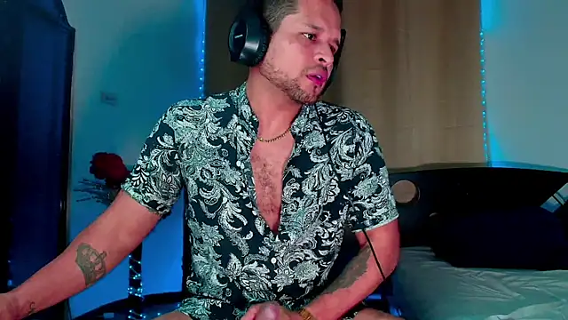 Snapshot of LucasGaeel chatting on November 2025 11:20:02 PM LucasGaeel online show from November 2025 11:20:02 PM